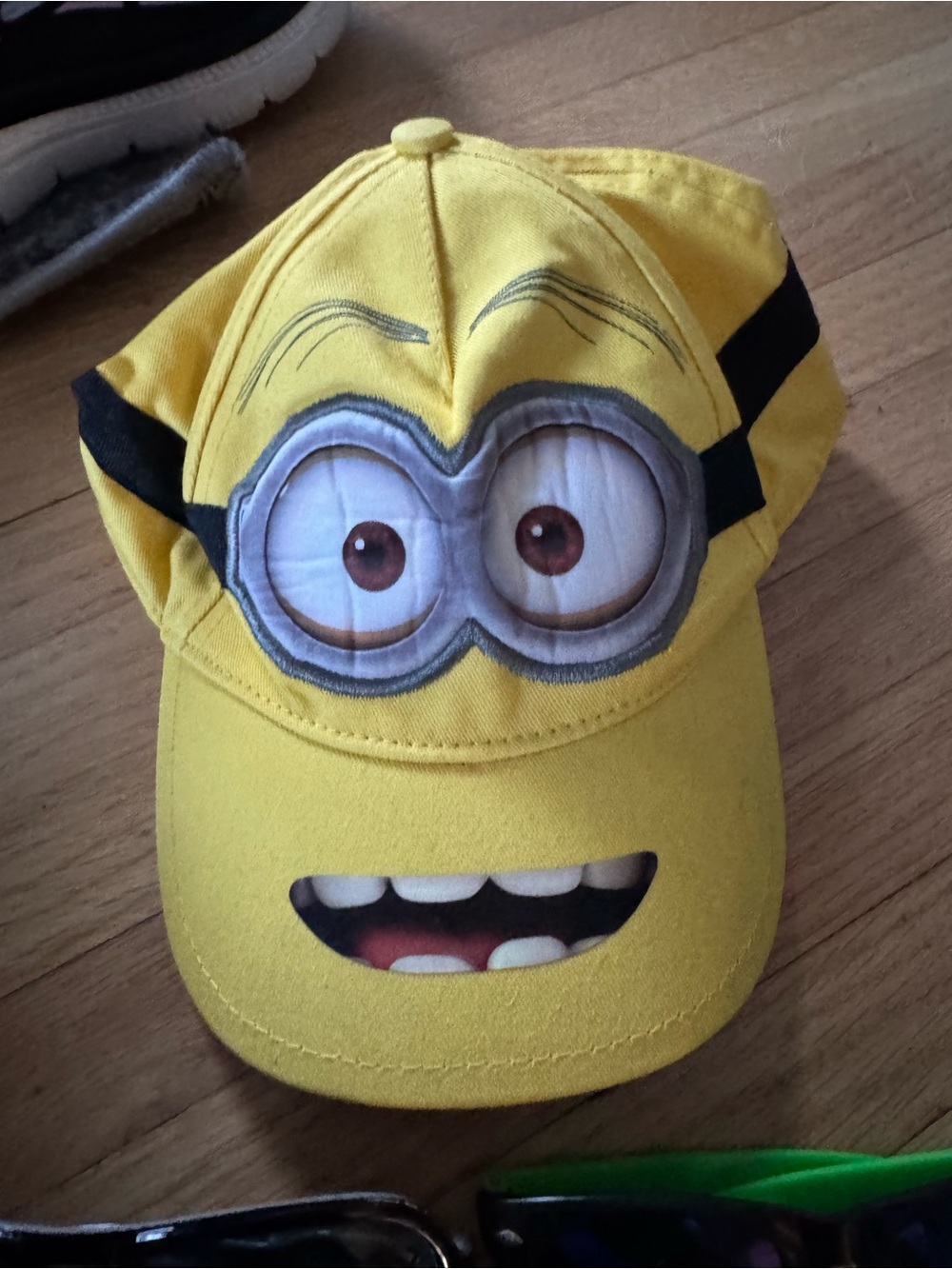 Minion Yellow Kids Baseball Cap and 3 pairs kids sun glasses